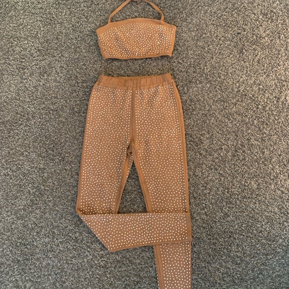 NEW! Sparkly/ tan 2 piece set - Picture 3 of 8